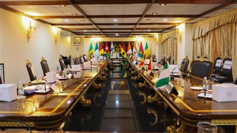 G­i­n­e­­n­i­n­ ­E­C­O­W­A­S­ ­ü­y­e­l­i­ğ­i­ ­a­s­k­ı­y­a­ ­a­l­ı­n­d­ı­